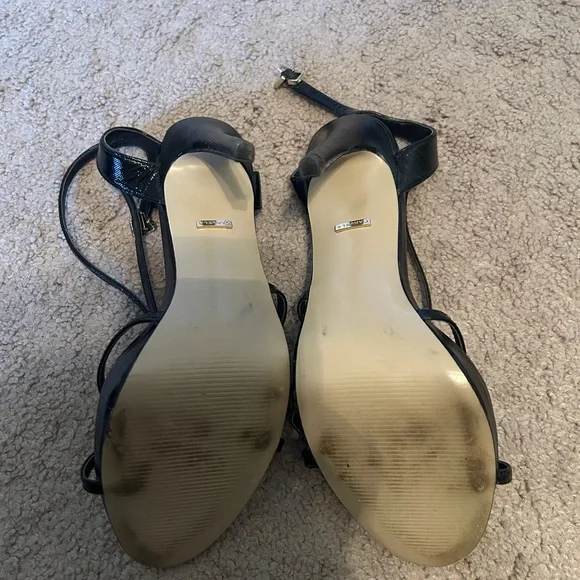 Elegant Black Strappy Heels - Picture 5 of 6